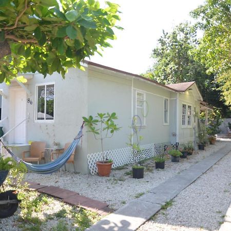 Quiet & Centrally Located House - Private Parking, Laundry And Storage For Luggage ไมอามี ภายนอก รูปภาพ