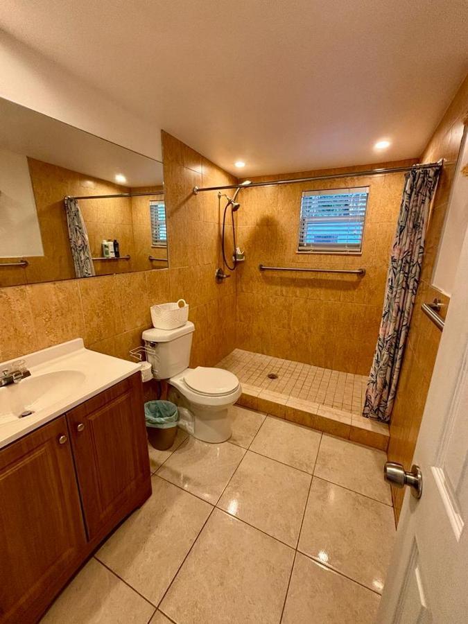 Quiet & Centrally Located House - Private Parking, Laundry And Storage For Luggage ไมอามี ภายนอก รูปภาพ