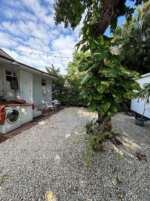 Quiet & Centrally Located House - Private Parking, Laundry And Storage For Luggage ไมอามี ภายนอก รูปภาพ