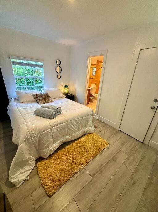Quiet & Centrally Located House - Private Parking, Laundry And Storage For Luggage ไมอามี ภายนอก รูปภาพ